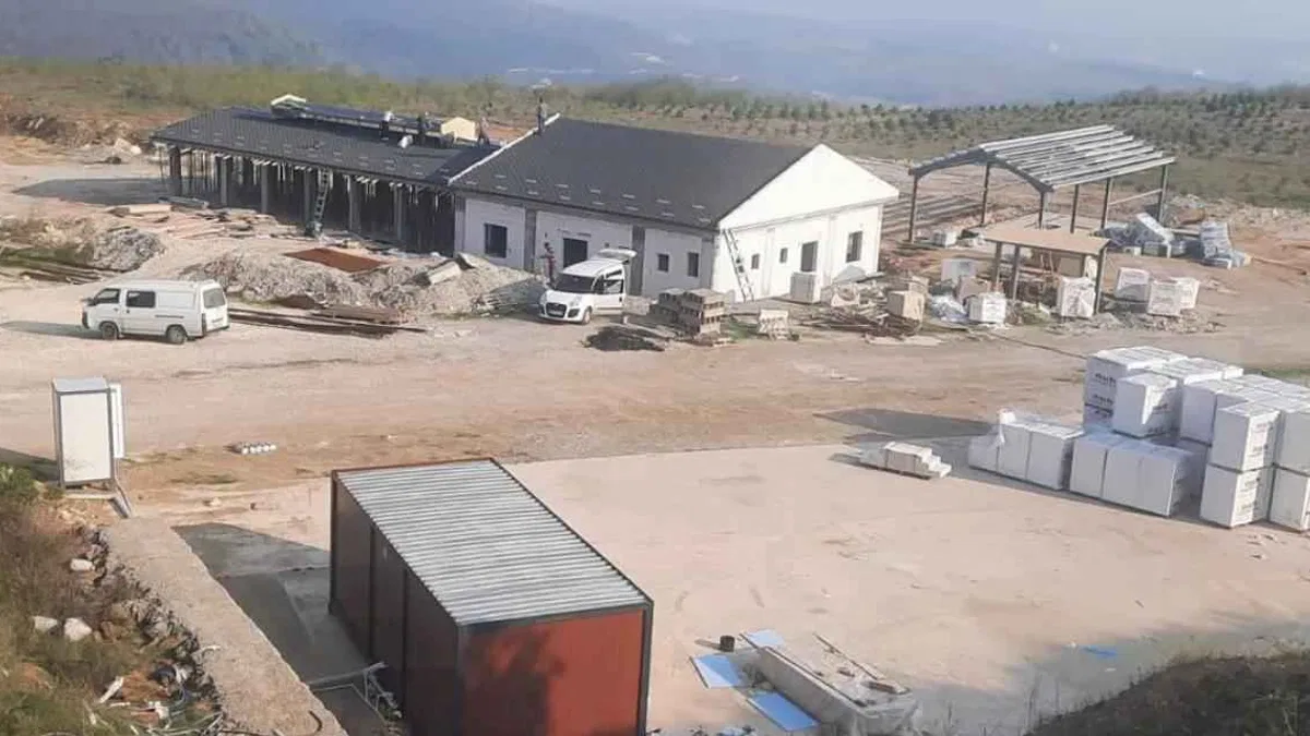 İzmit Belediyesi Dost Pati Yaşam Alanı’nda Çalışmalar Tüm Hızıyla Devam Ediyor
