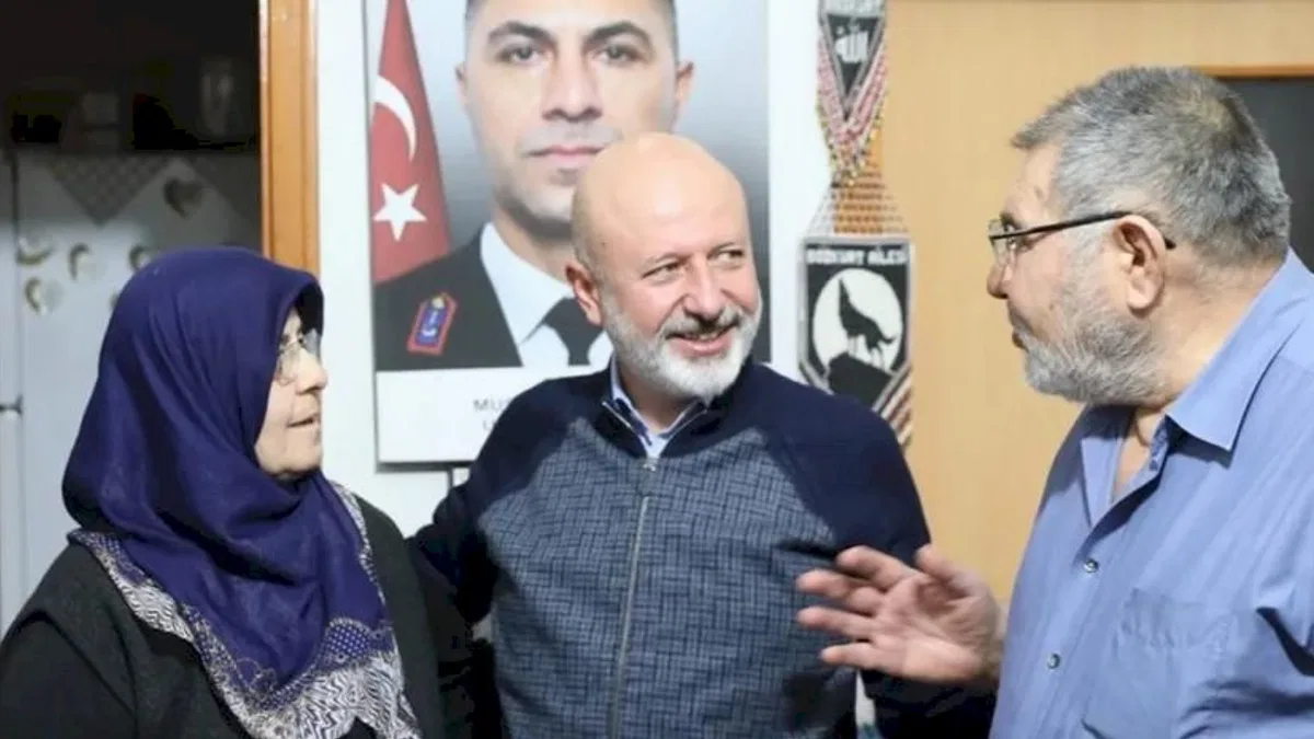 Çolakbayrakdar çifti şehit ailesine misafir oldu