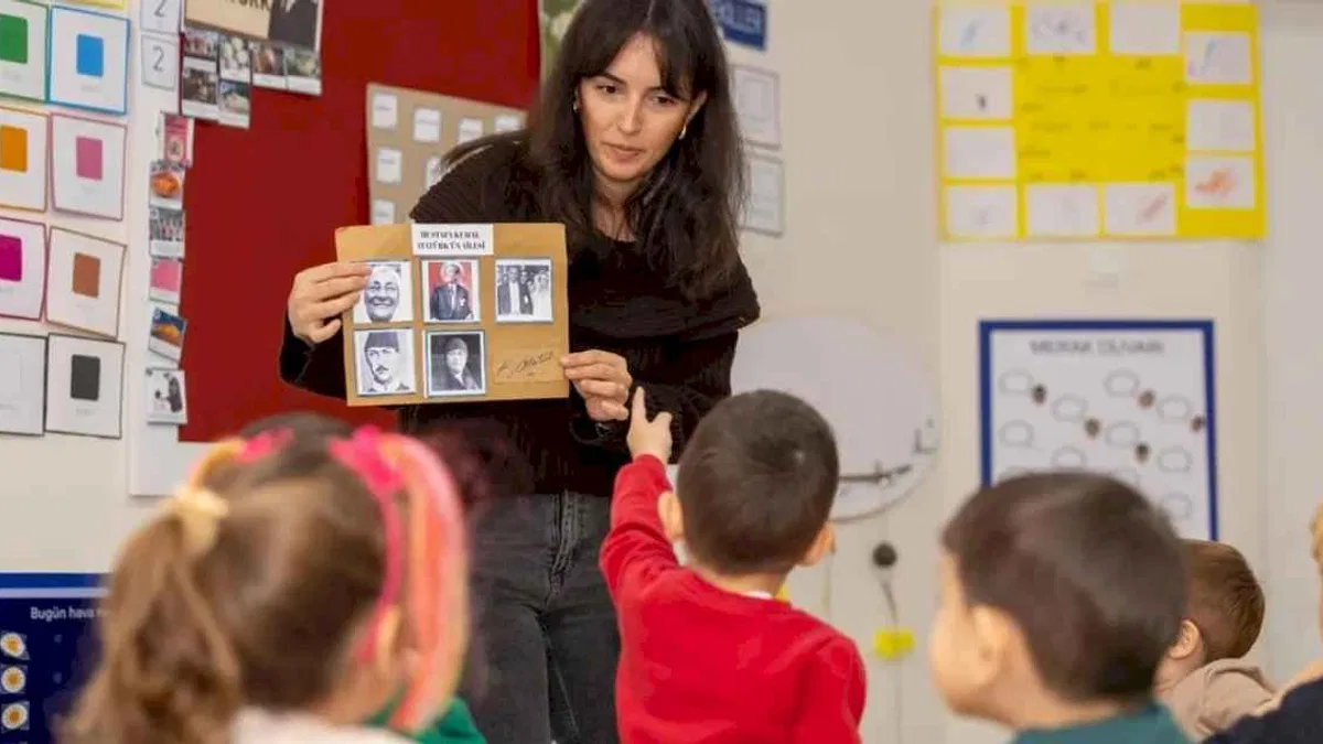 İzmir’de duygulandıran öğretmenlik hikâyesi... Eğitim gördüğü anaokuluna 25 yıl öğretmen oldu