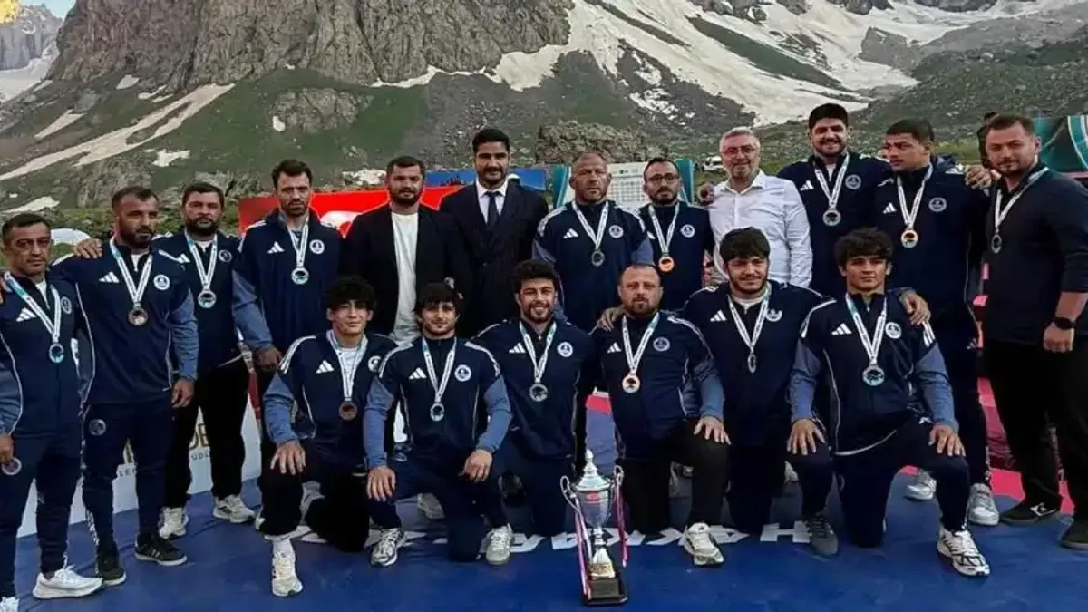 Kırkpınar’dan Balkanlara Kağıtspor fırtınası