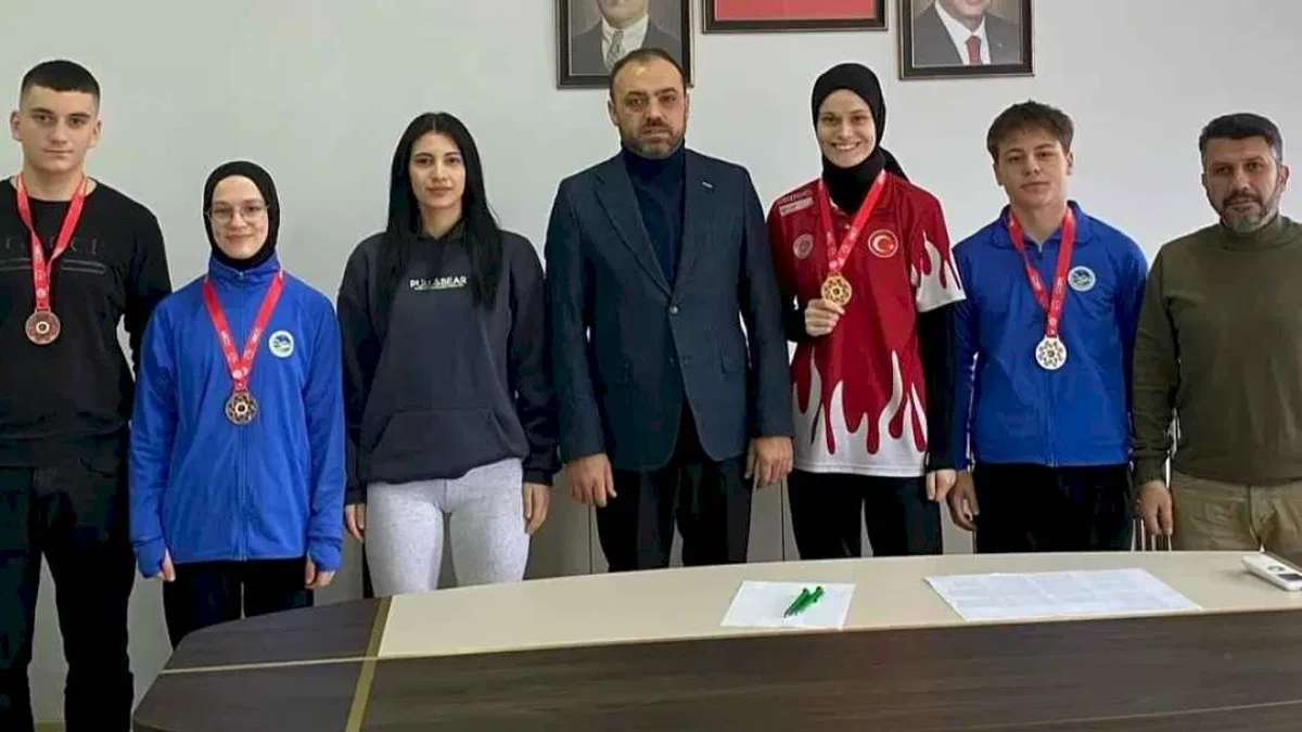 Sakarya’nın şampiyonları Enes Zengin’e misafir oldu