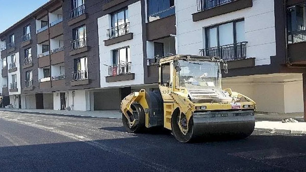 Gemlik Belediyesi'nden yol yapım atağı