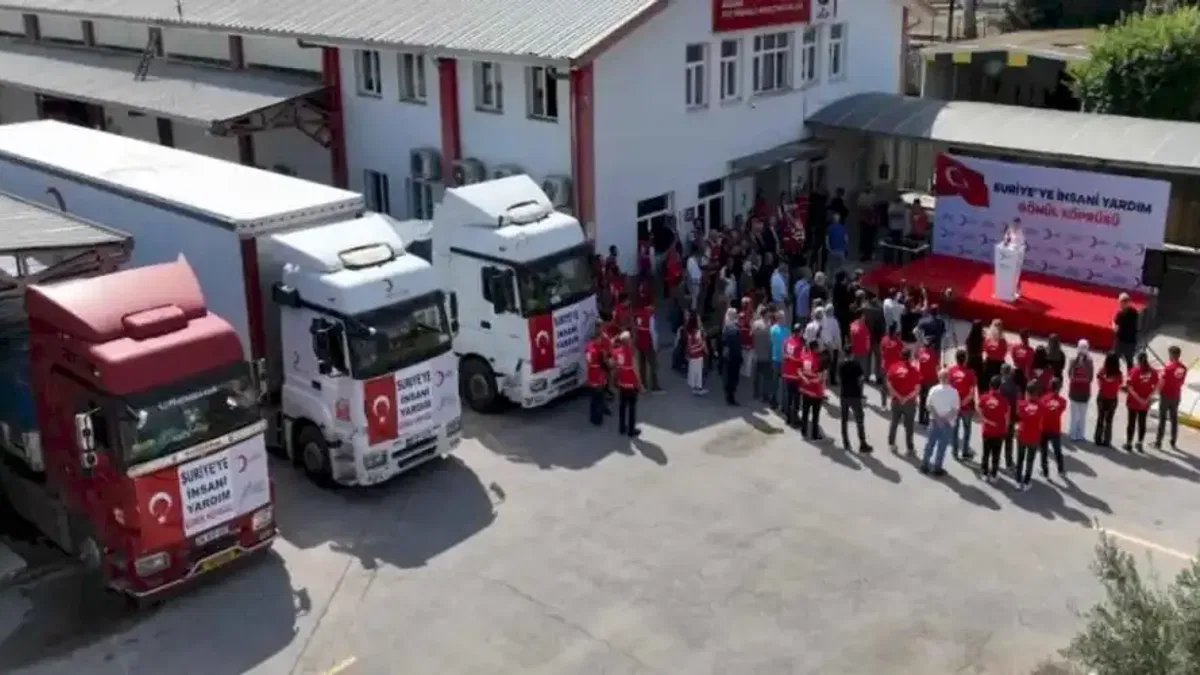 Suriye’ye 3 tır insani yardım malzemesi gitti
