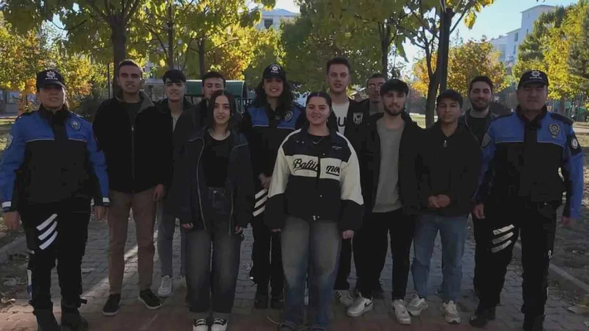 Bingöl polisinden kanser tedavisi gören öğrenciye moral