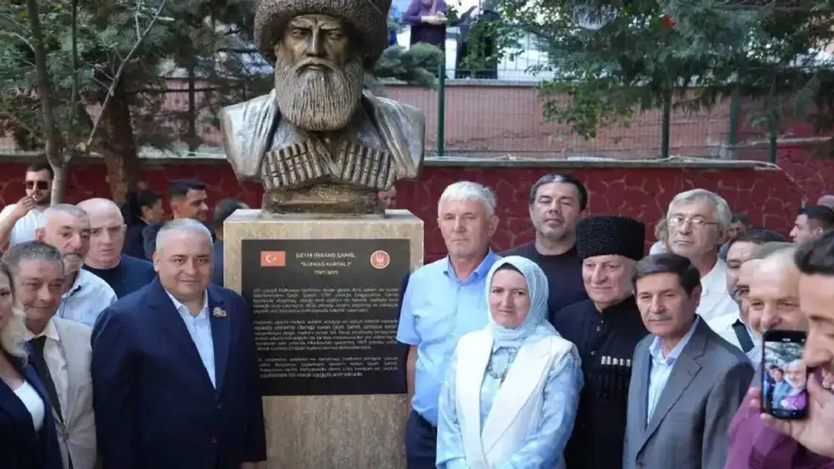 Ankara Keçiören’de Şeyh Şamil büstü törenle açıldı