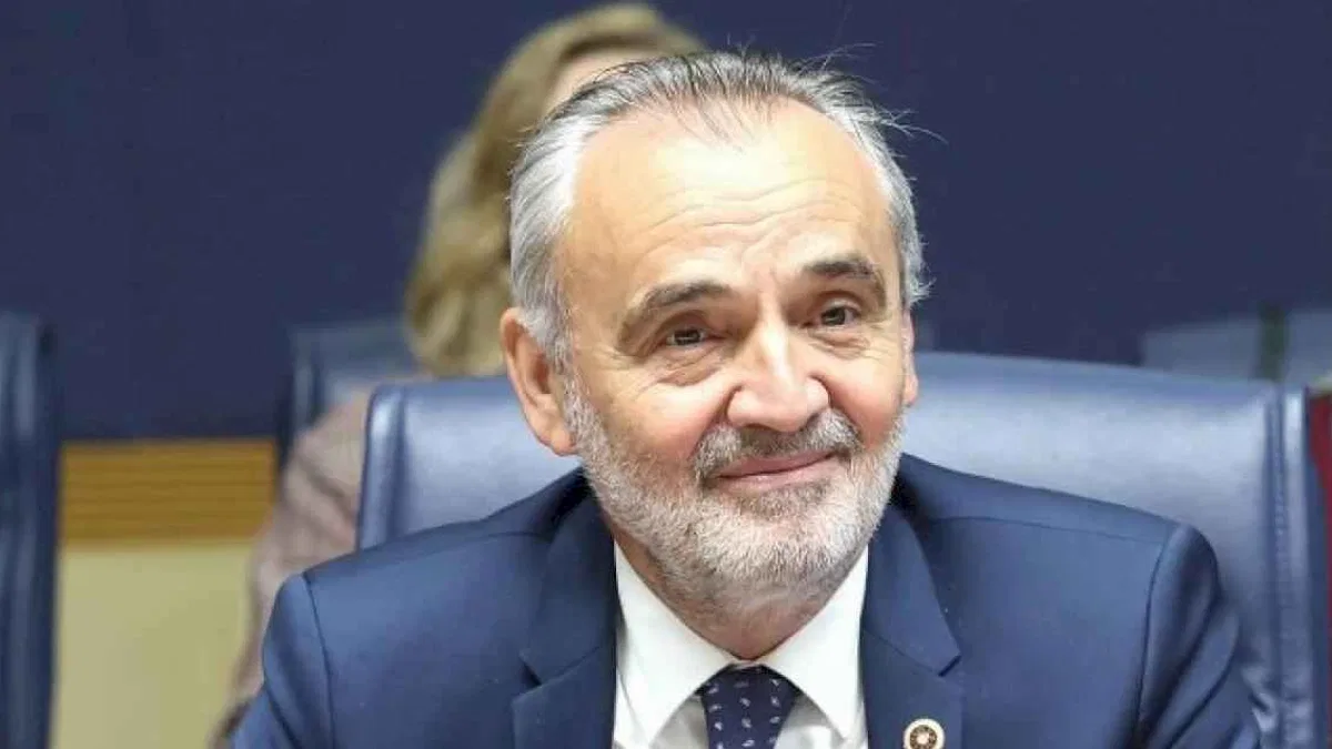Mehmet Akalın: “Siyasi ahlak yasası hayata geçirilmeli”