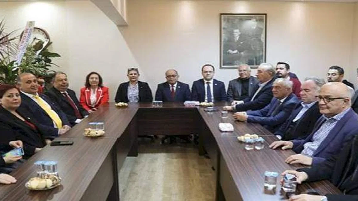 Başkan Çerçioğlu ve Belediye Başkanlarından CHP Aydın İl Başkanlığı'na Hayırlı Olsun Ziyareti