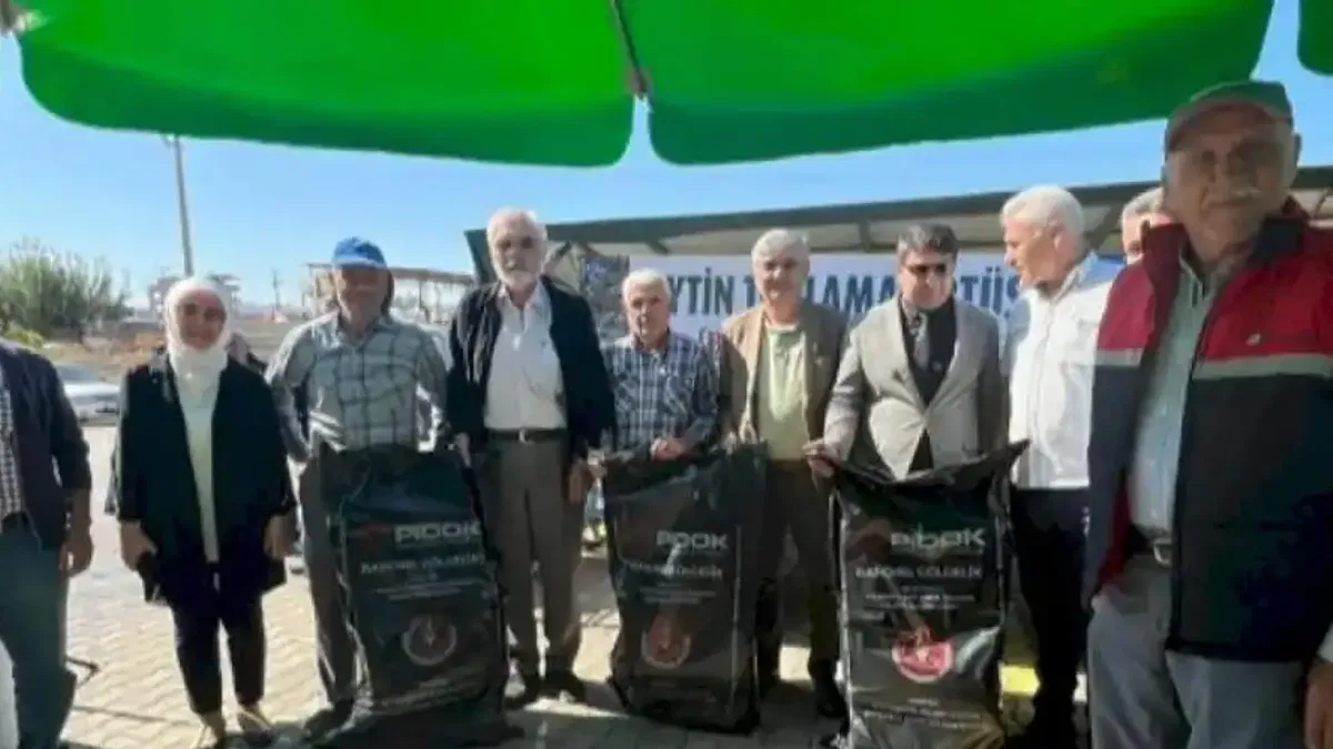 Manisa'da Turgutlu ve Ahmetlili zeytin üreticilerine destek