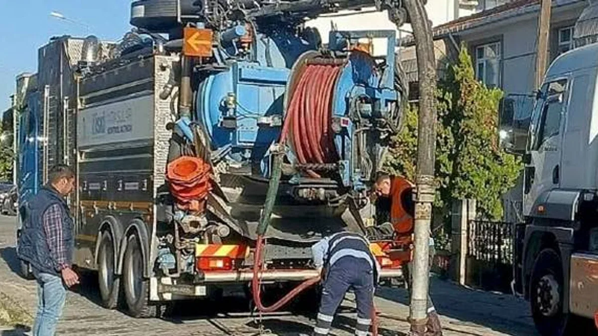 Lüleburgaz'ın kanalizasyon hatlarında temizlik