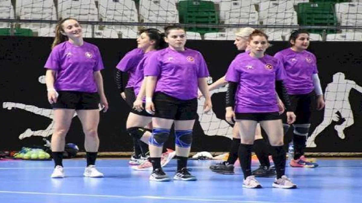 A Milli Kadın Hentbol Takımı, Giresun'da medya ile buluştu