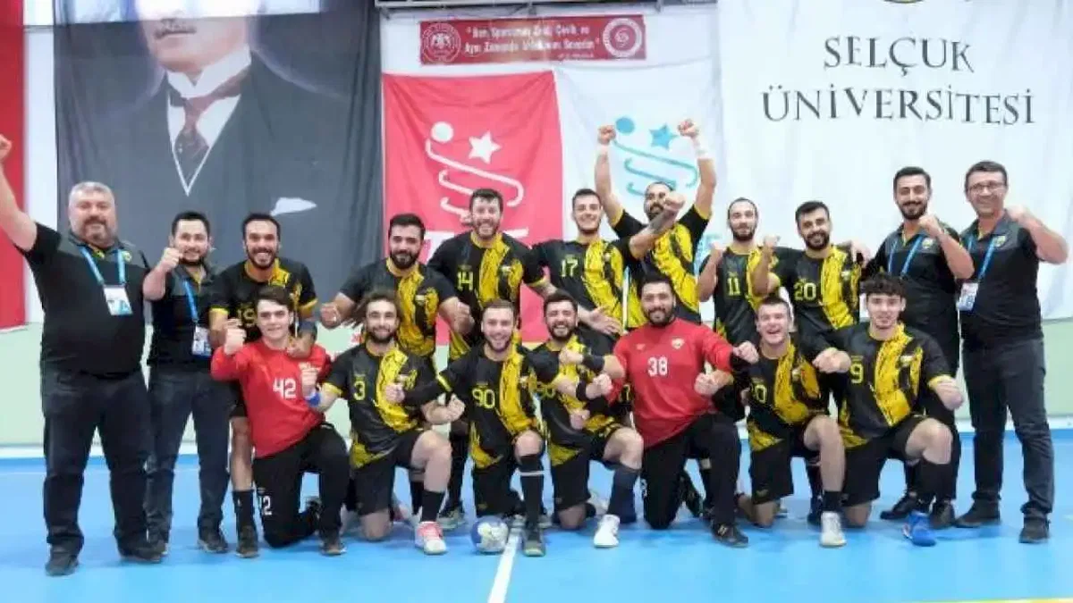 Konya Büyükşehir Belediyespor hentbolda Play-off’a kaldı