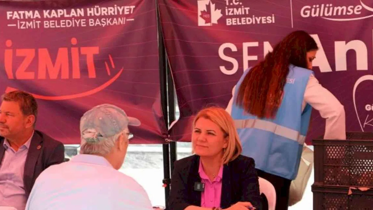 Başkan Hürriyet vatandaşı 'Sen Anlat İzmit' programında dinliyor