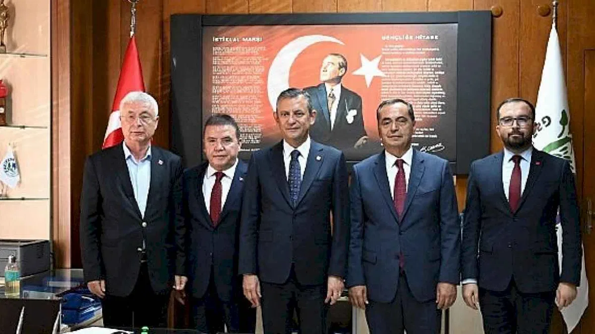 Başkan Böcek: 'Antalya tropikal meyve üretiminde marka olacak,'