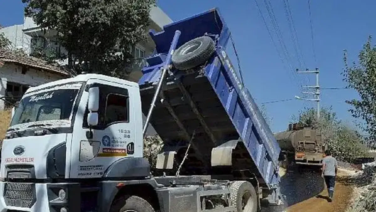 Serik Deniztepesi Grup Yolu Asfaltlanıyor