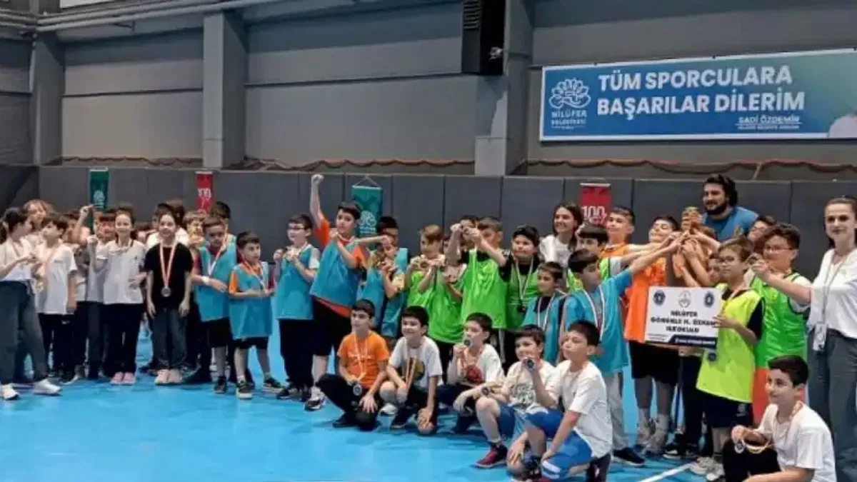 Bursa Nilüfer'de sportif başarılar ödülle taçlandırıldı