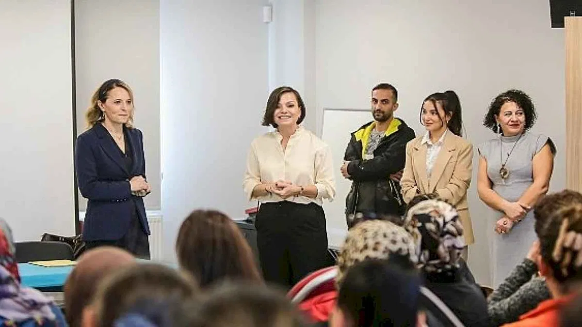 Karabağlar Çalıkuşu Semt Merkezi'nde çocuklar ve aileleri için bilinçlendirme etkinlikleri düzenlendi