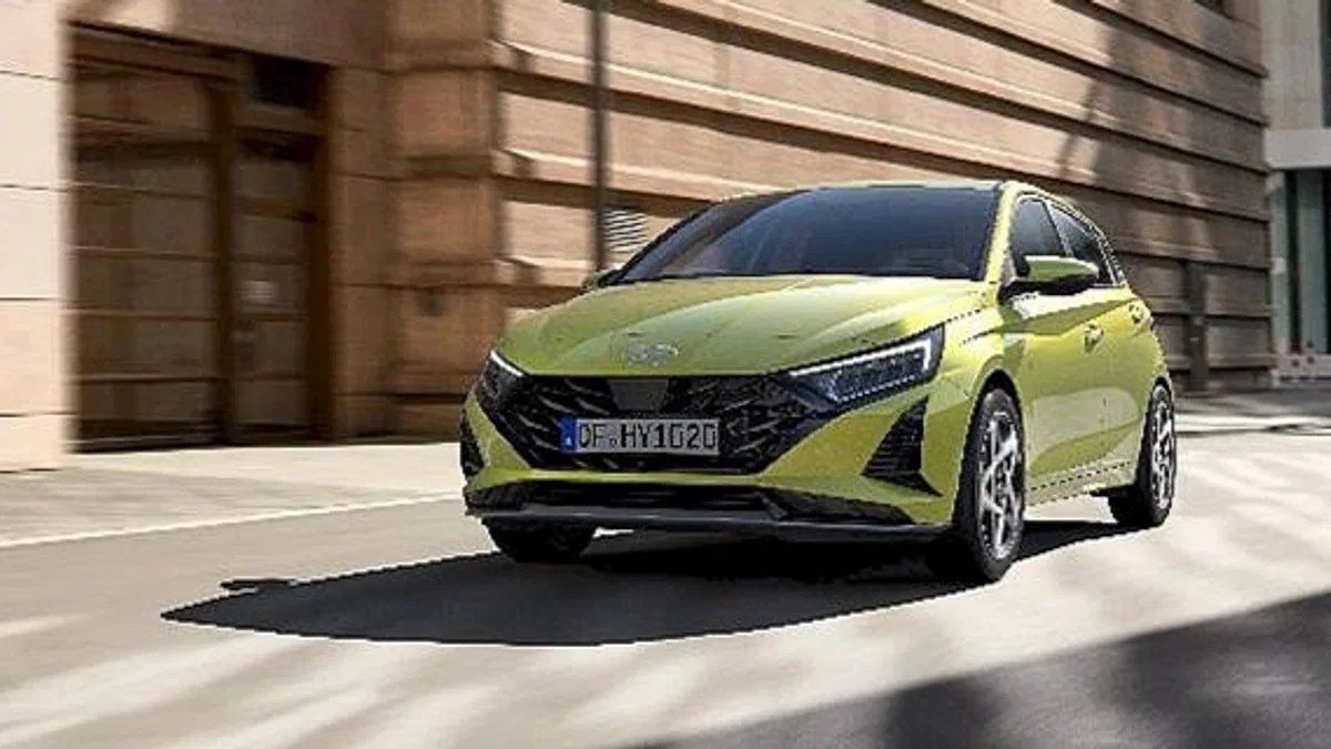 B Segmentinin Popüler Modeli Hyundai i20 Yenilenerek Satışa Sunuldu.