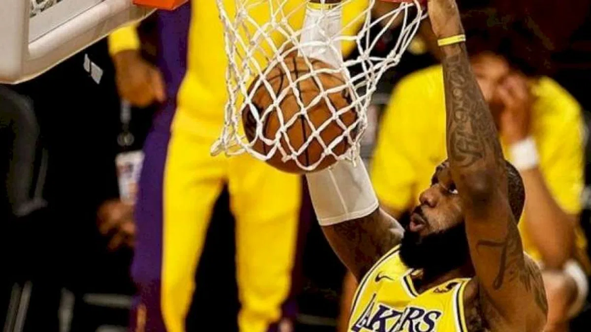 Los Angeles Lakers 131-99 Utah Jazz (Maç Sonucu) LeBron rekor kırdı! Lakers farklı kazandı