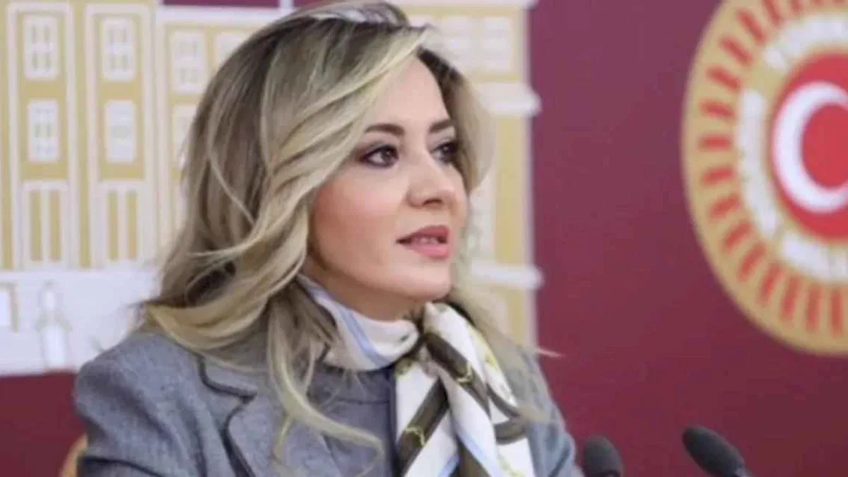 Aylin Cesur da İYİ Parti'den istifa etti