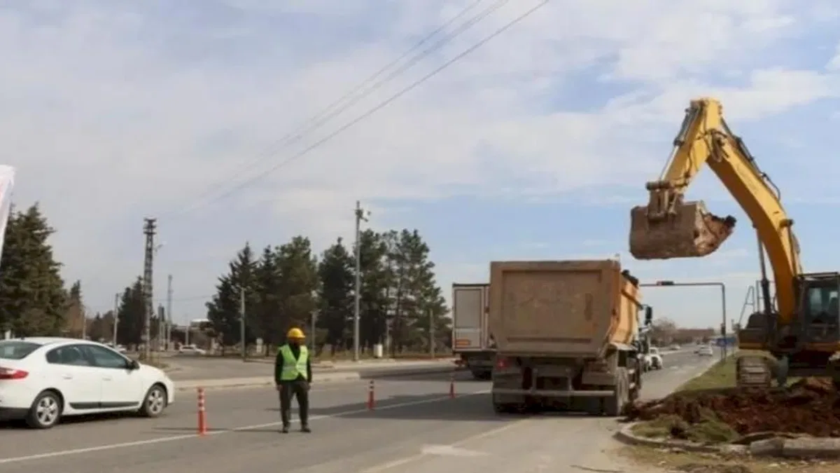 Sanayi sitesine iki adet katlı köprülü kavşak