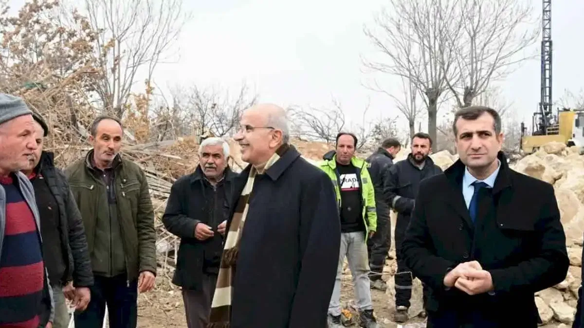 Başkan Er, Taştepe Mahallesi rezerv alanında incelemelerde bulundu