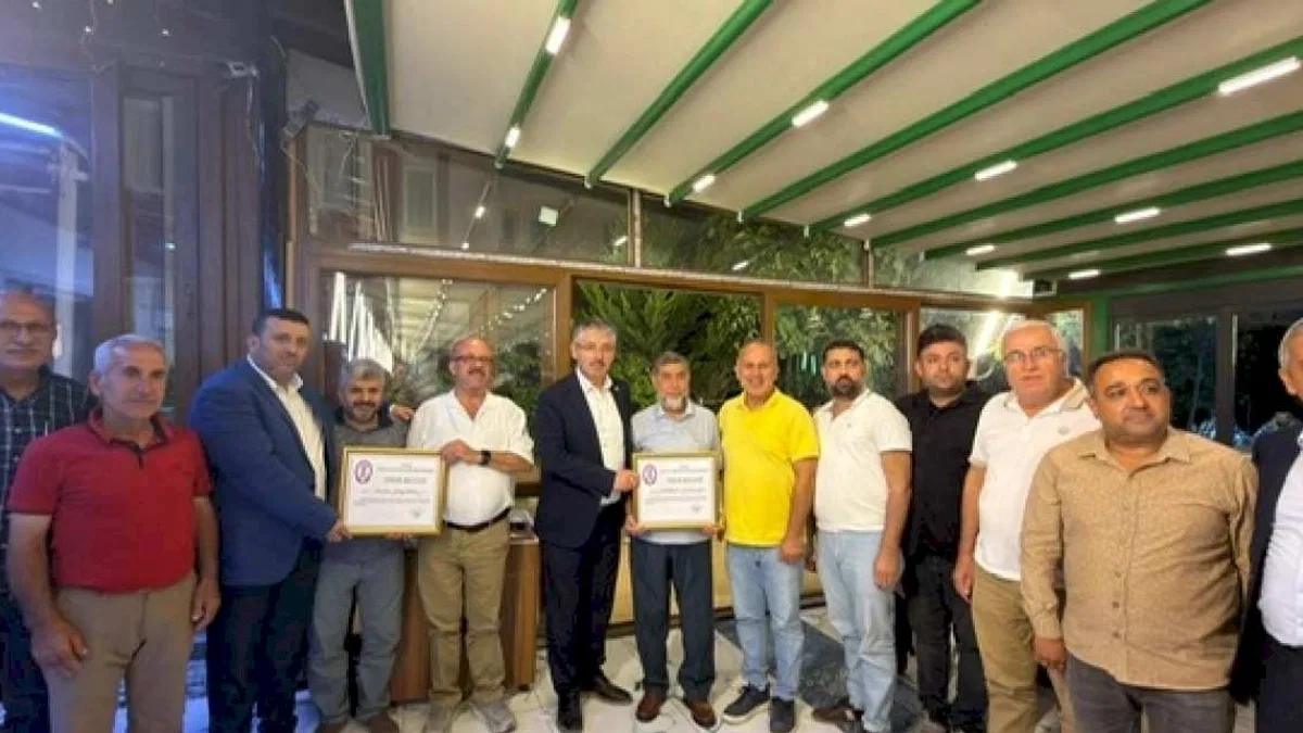 Şaban Çopuroğlu İskenderun'da esnaf ve gençlerle buluştu