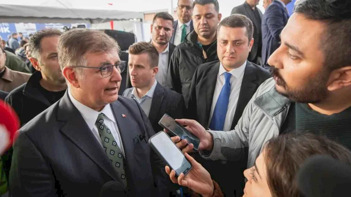 Başkan Tugay: Tepkiyi asıl sorumlulara gösterin