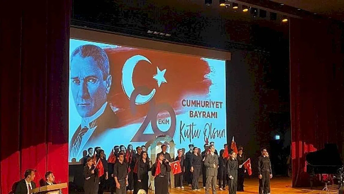 LÖSEV, Cumhuriyet'in 101. yılını coşkuyla kutladı.