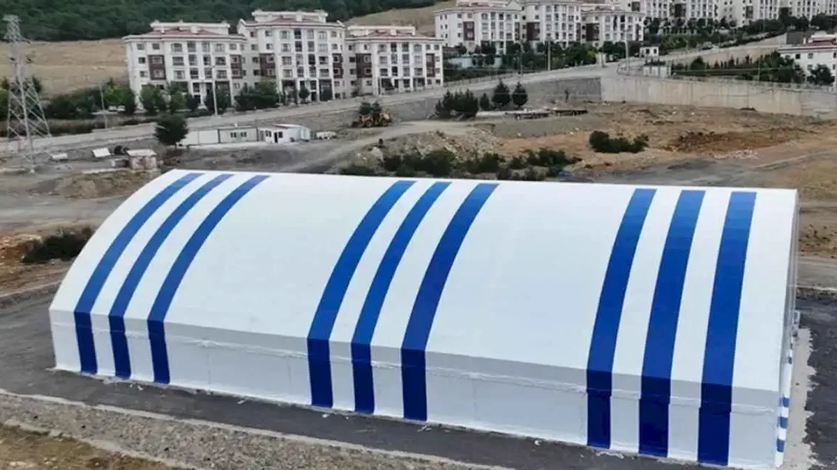 Dilovası'nda halı saha bitmek üzere