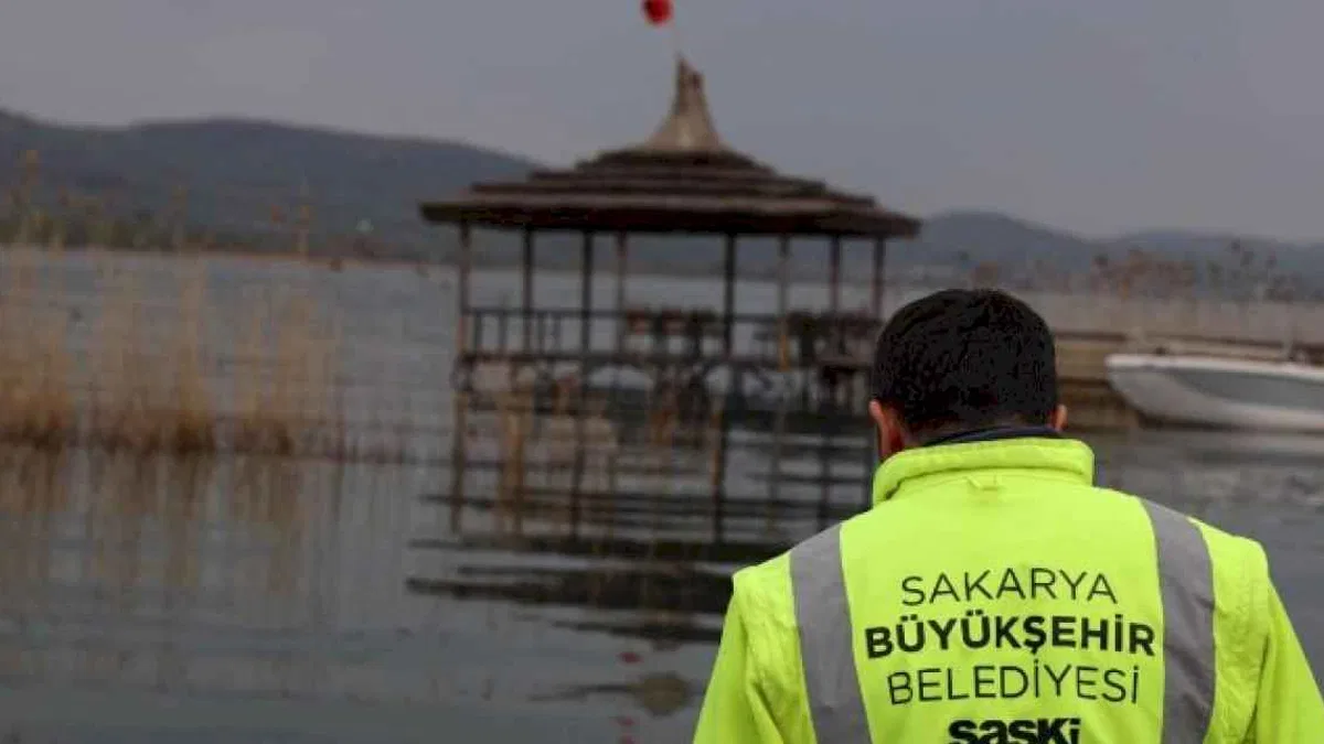 Sapanca Gölü'nde yakıt sızıntısı! Büyükşehir'den önemli açıklama