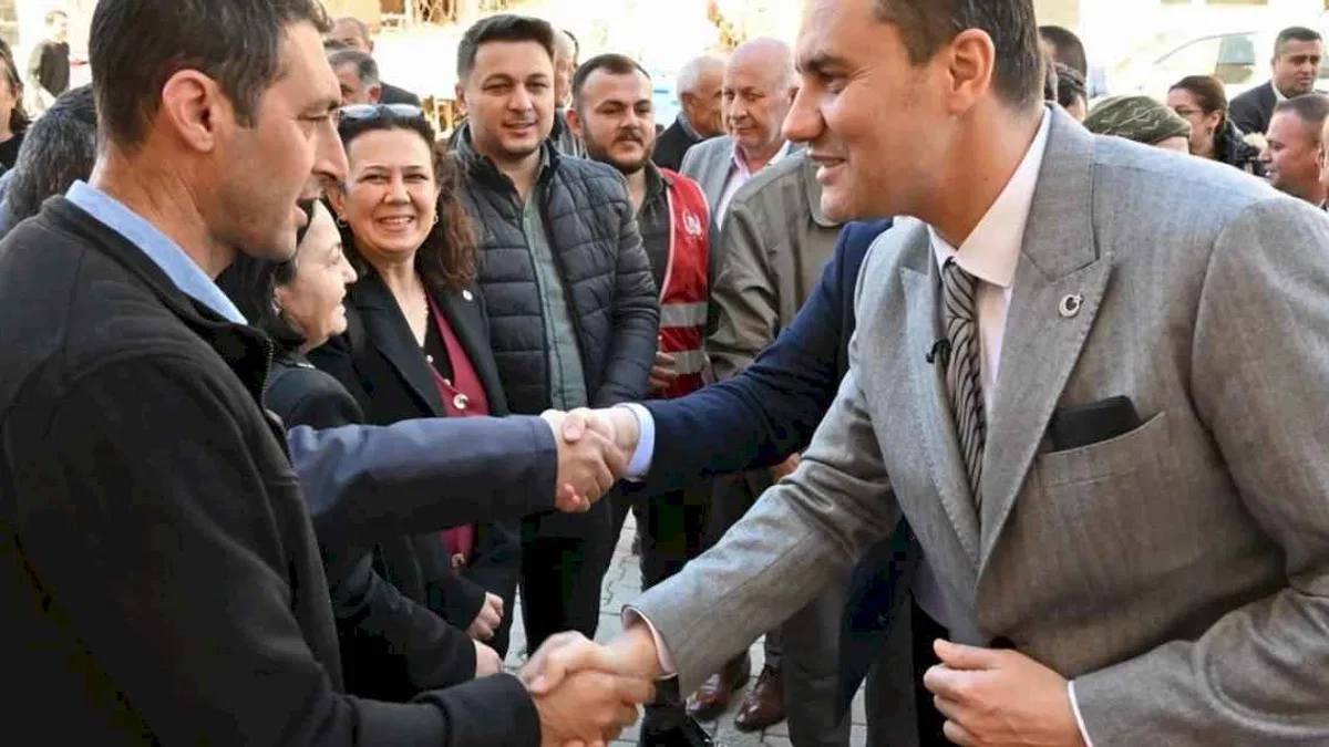 Başkan Zeyrek Manisa'da halkla buluştu