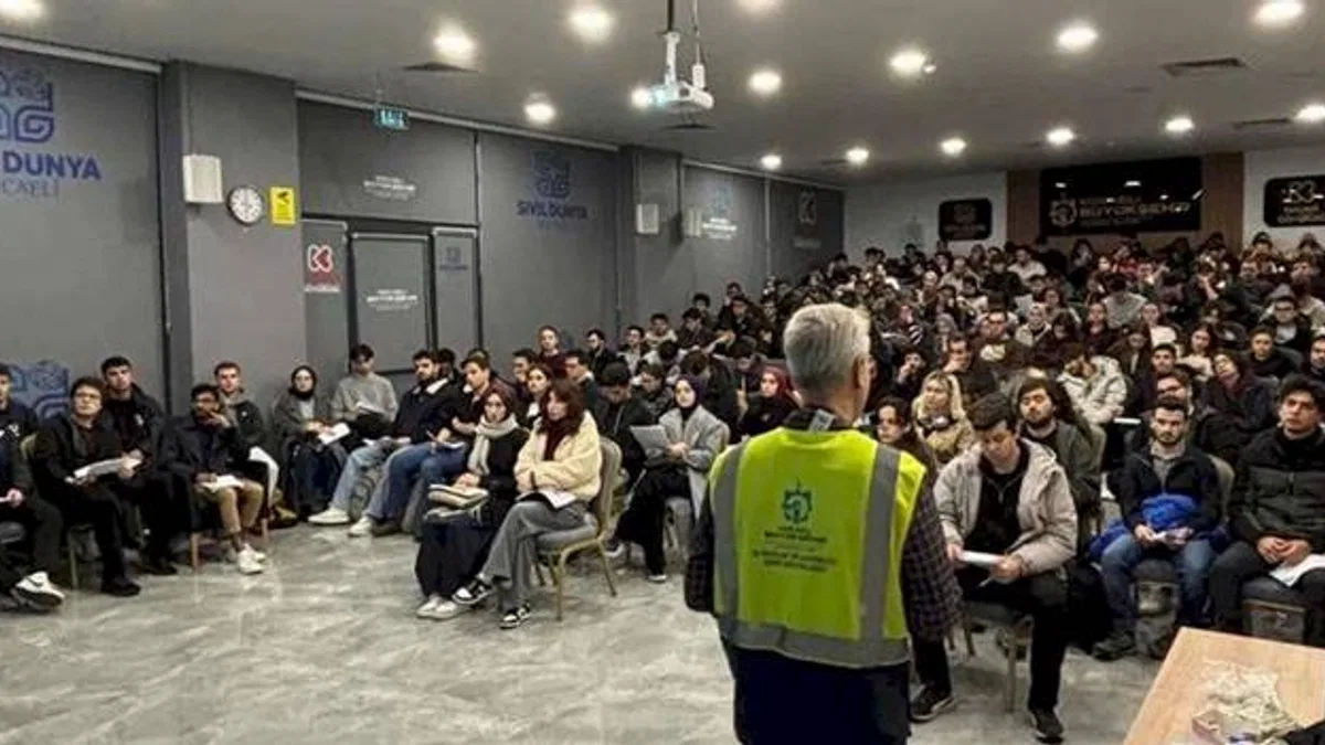 Kocaeli'de TEKNOFEST öğrencilerine ilk yardım eğitimi