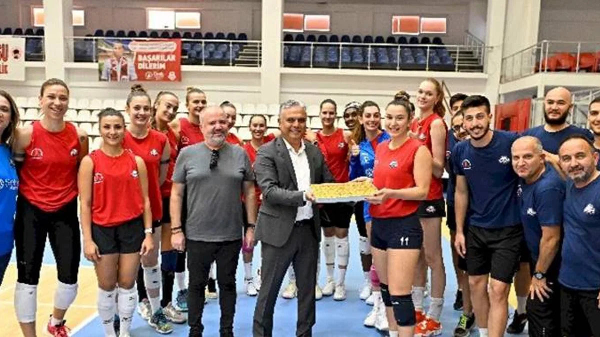 Muratpaşa'dan Sultanlar Ligi temsilcilerine moral ziyareti