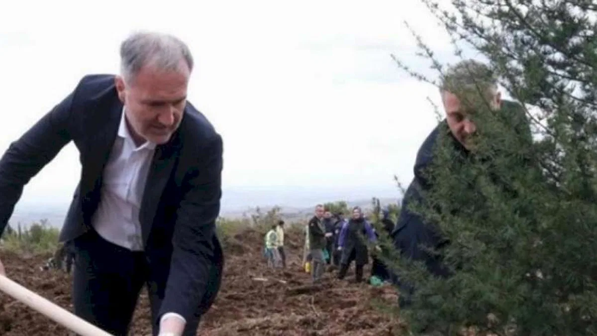 Bursa İnegöl’de ‘’Cumhuriyete Nefes’’ fidanları dikildi