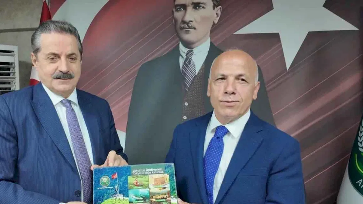 Faruk Çelik'ten Artvin Ticaret Borsası'na ziyaret