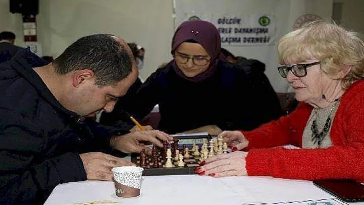 Yetenekler Şah Engeller Mat Satranç Turnuvası düzenlendi