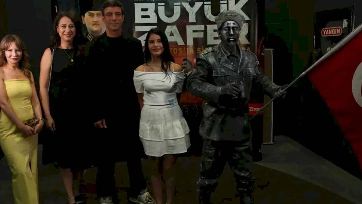 Genç nesillere tarihi yaşatacak filme görkemli gala