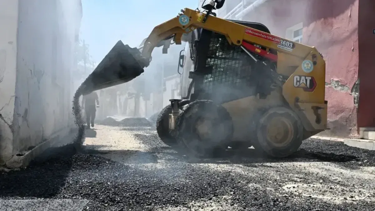 Manisa Muradiye’de yol yenileme ve asfalt seferberliği