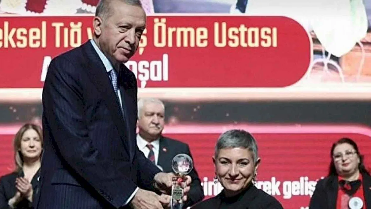 Cumhurbaşkanı Tarafından Ödüllendirilen Koşal'a Başkan Sezer'den Ziyaret