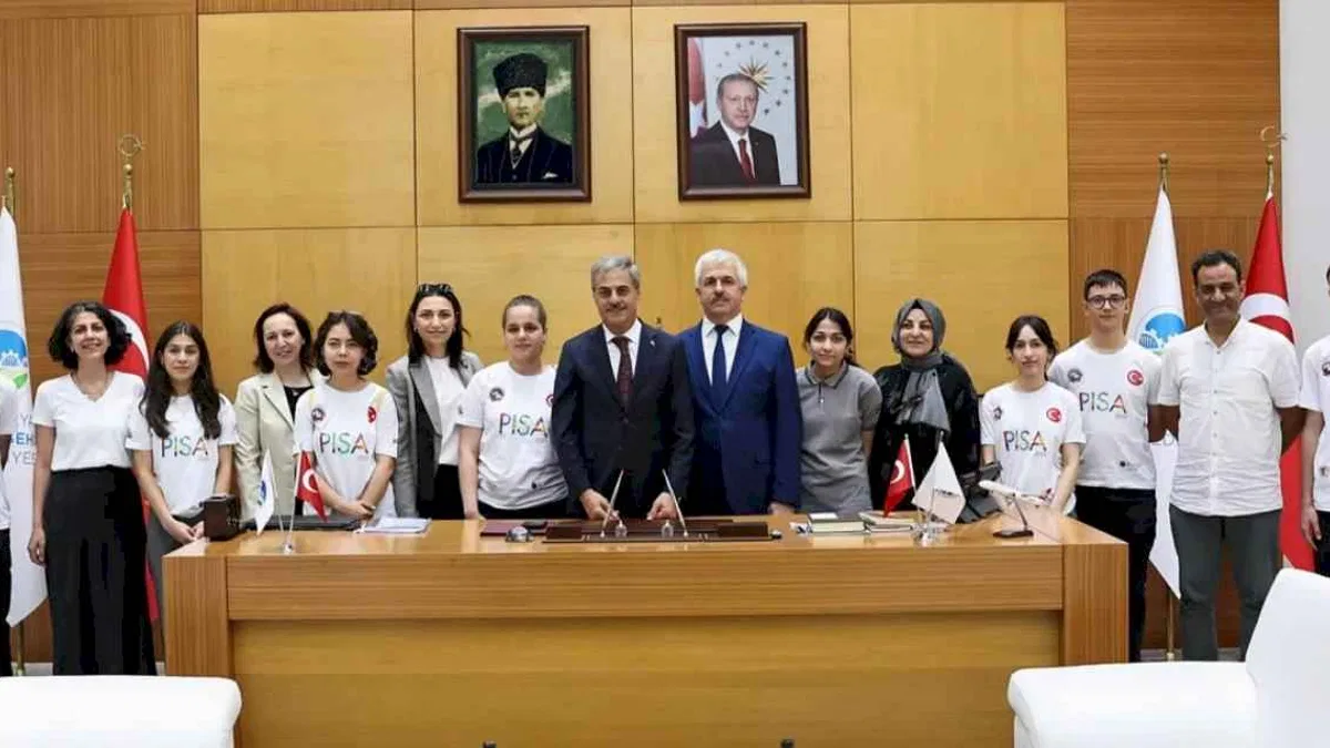 Başkan Alemdar, Figen Sakallıoğlu Anadolu Lisesi heyetini ağırladı