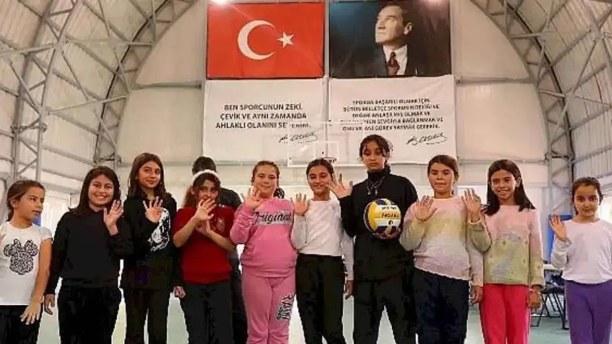Öğrenciler ara tatillerinde Bilim Köyü'nde eğlenerek öğreniyor