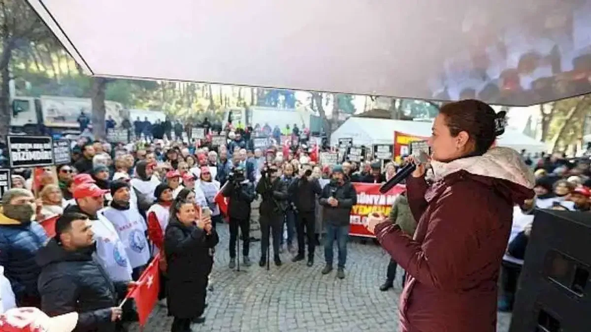 Başkan Sengel'den tahliye kararı sonrası gelen mesajı: Buradayız!
