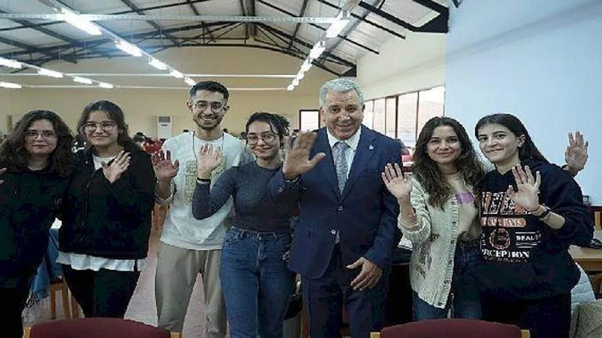 Zengin koleksiyonuyla araştırmacıların gözdesi: EÜ Merkez Kütüphanesi