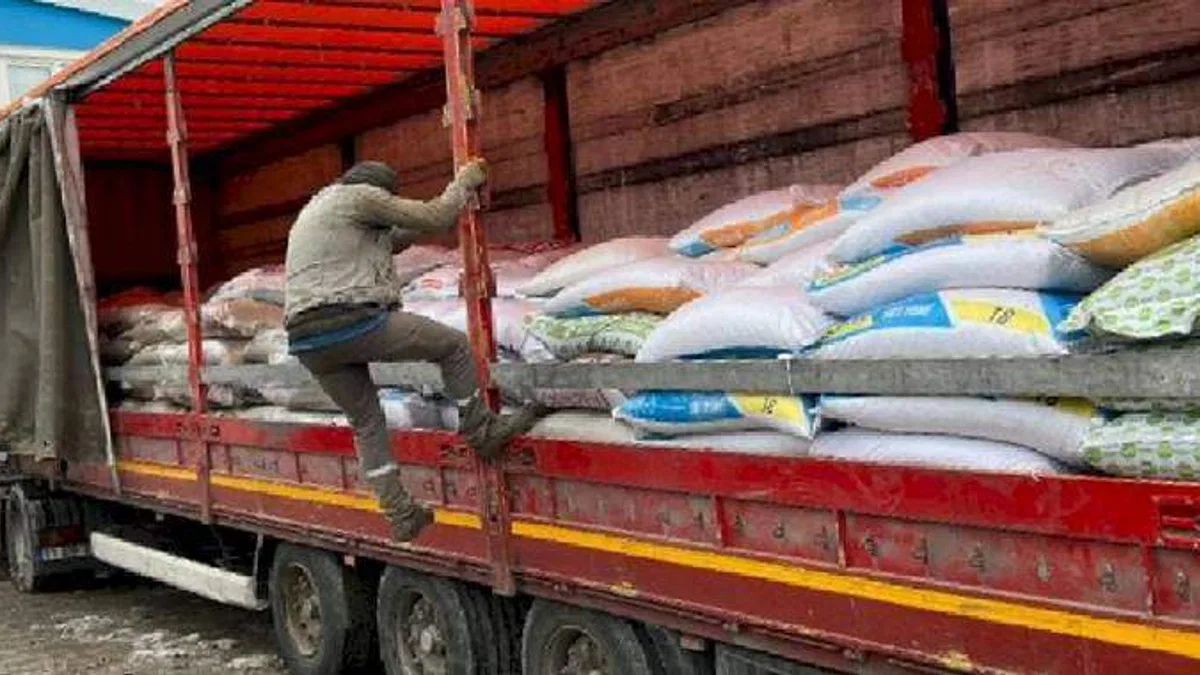 Bilecik Pazaryeri'nden deprem bölgesindeki hayvanlara yem desteği