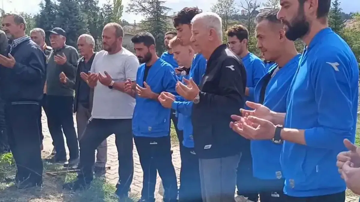 Pazaryerispor sezonu açtı... Merhum Mustafa Nemni unutulmadı!