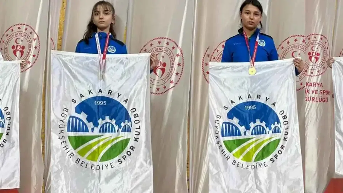 Sakarya'nın yıldızları Kütahya’daki turnuvaya şampiyonlukla damga vurdu