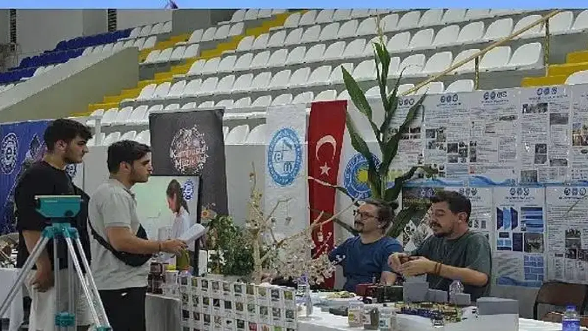 Üniversite adayları Ege'de buluştu