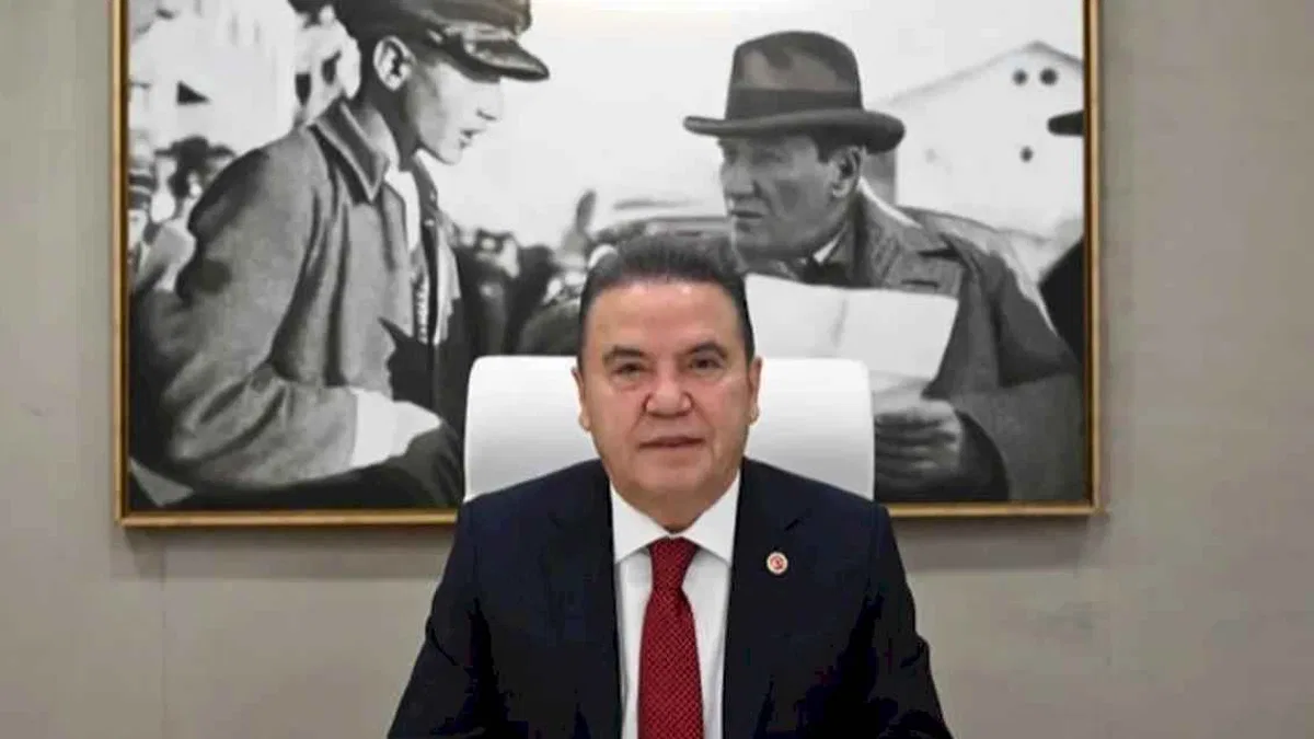 Muhittin Böcek'ten 8 Mart mesajı