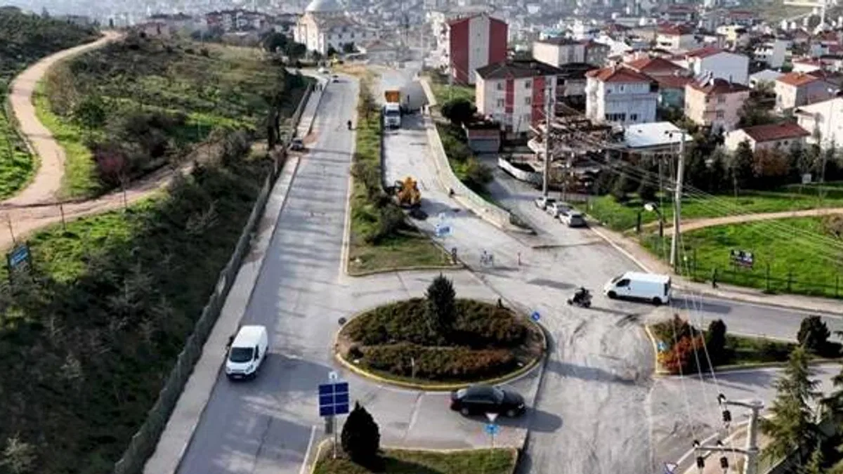 Kocaeli'de Gebze Anadolu Caddesi'ne Büyükşehir eli değdi