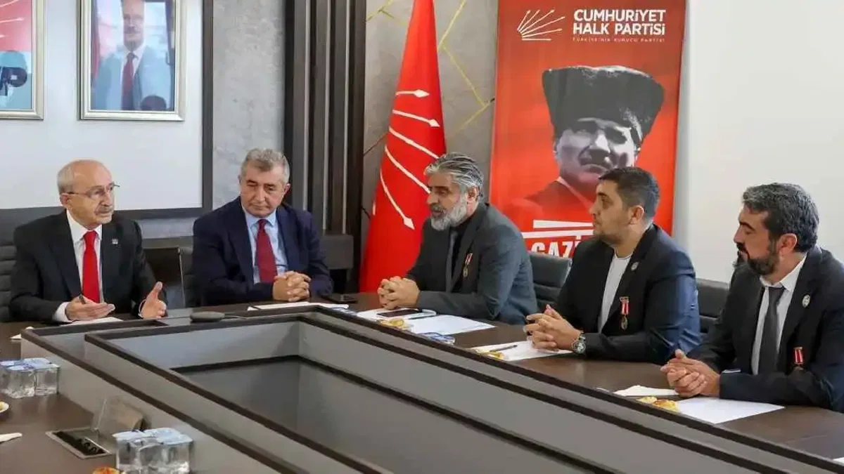 Kılıçdaroğlu 20 gaziyi Genel Merkez'de ağırladı